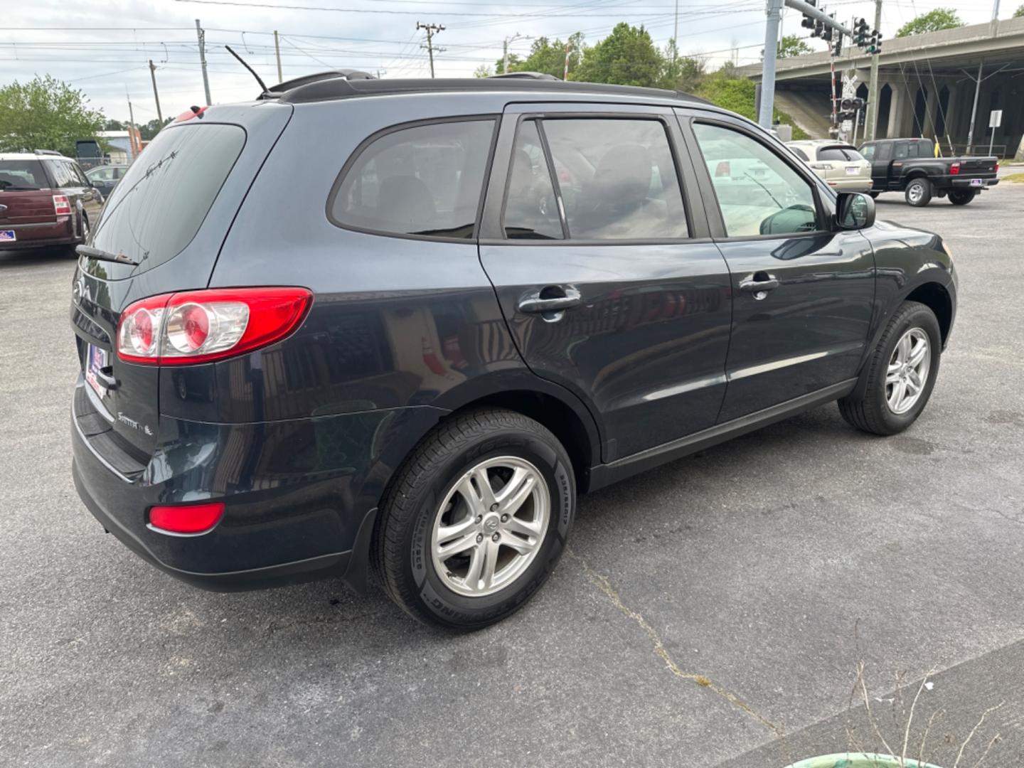 2011 Blue Hyundai Santa Fe (5XYZG3AB5BG) , located at 5700 Curlew Drive, Norfolk, VA, 23502, (757) 455-6330, 36.841885, -76.209412 - Photo#3